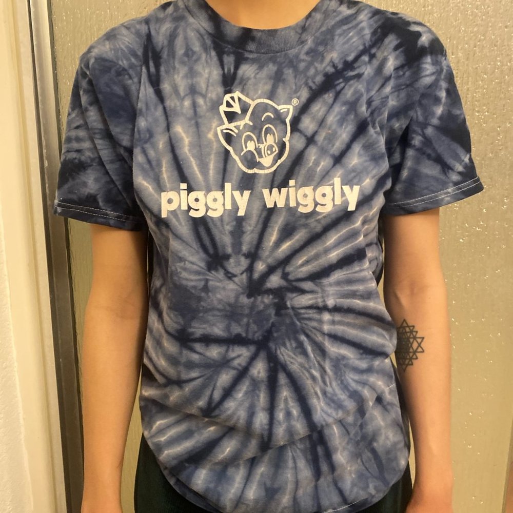 Piggly wiggly tie dye T-shirt